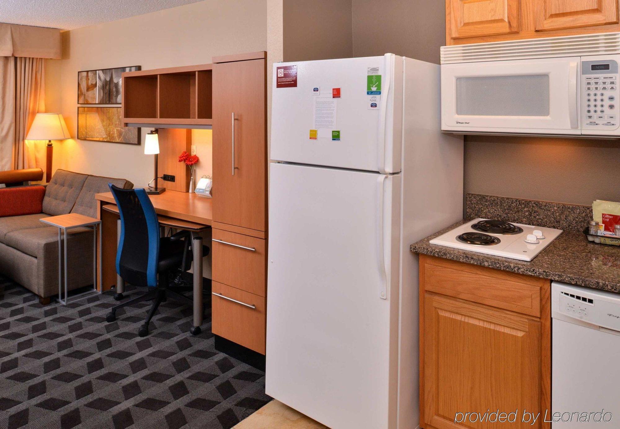Towneplace Suites Detroit Warren Exterior foto