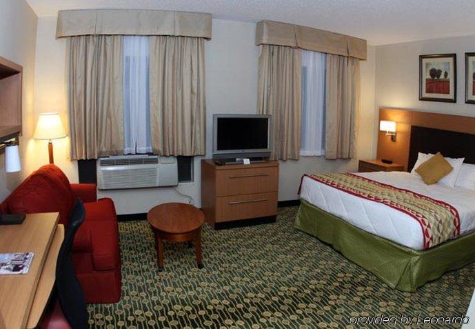 Towneplace Suites Detroit Warren Exterior foto