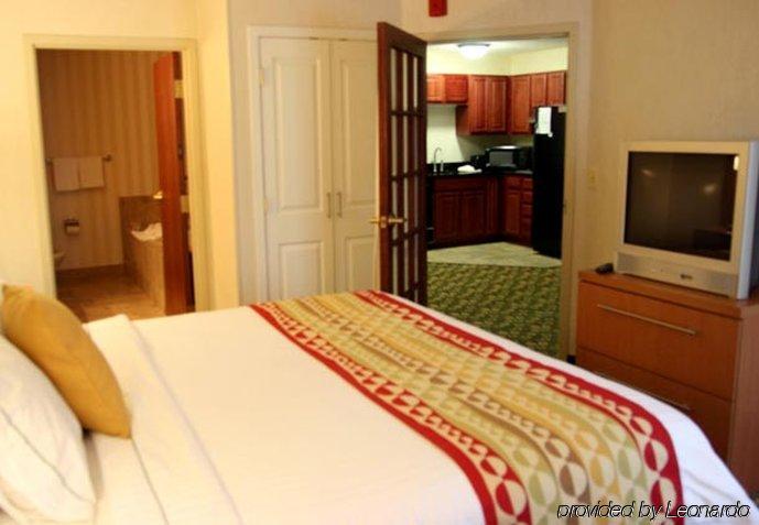 Towneplace Suites Detroit Warren Exterior foto