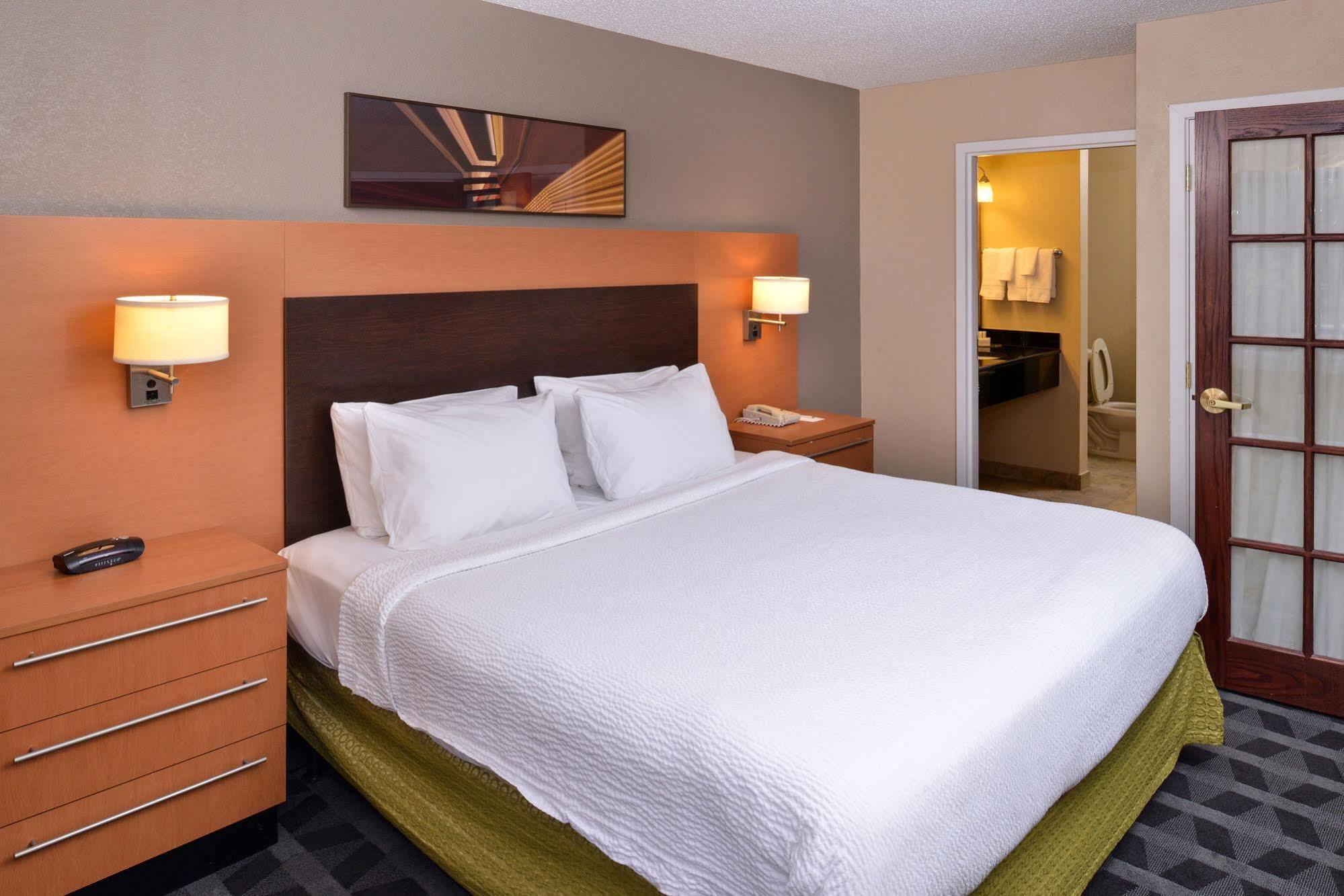 Towneplace Suites Detroit Warren Exterior foto