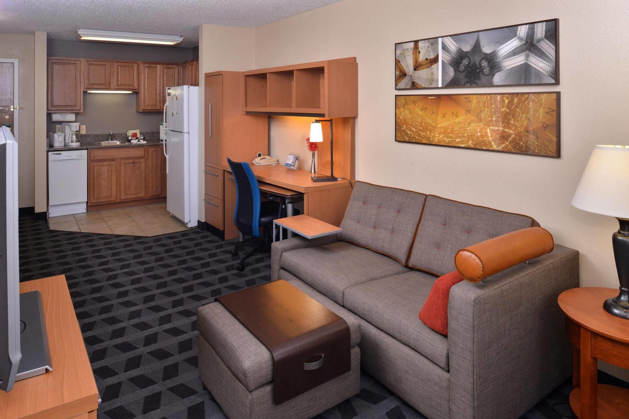 Towneplace Suites Detroit Warren Exterior foto